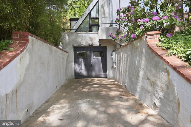 2853 ALLENDALE PL NW, Washington, DC 20008
