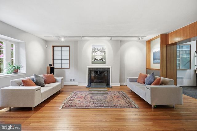 2853 ALLENDALE PL NW, Washington, DC 20008