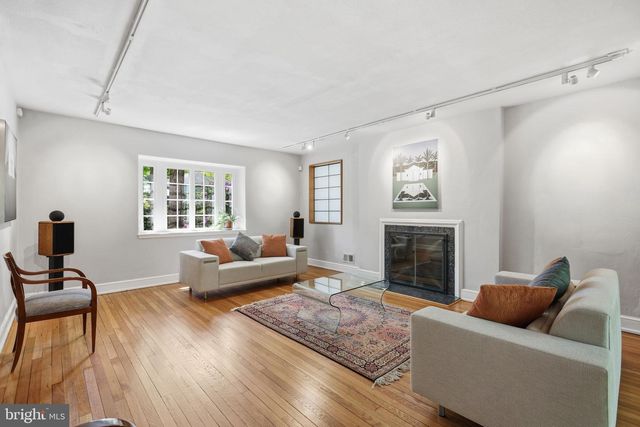 2853 ALLENDALE PL NW, Washington, DC 20008