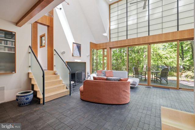 2853 ALLENDALE PL NW, Washington, DC 20008
