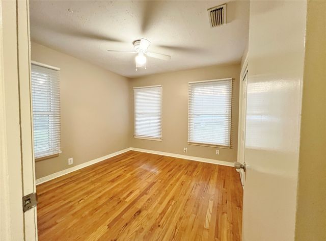 106 Monticello Drive, Waxahachie, TX 75165