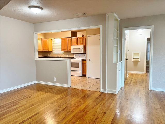 106 Monticello Drive, Waxahachie, TX 75165