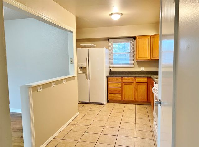 106 Monticello Drive, Waxahachie, TX 75165