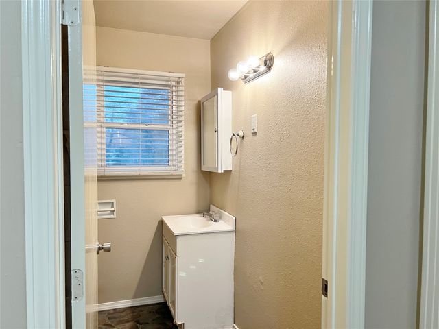 106 Monticello Drive, Waxahachie, TX 75165