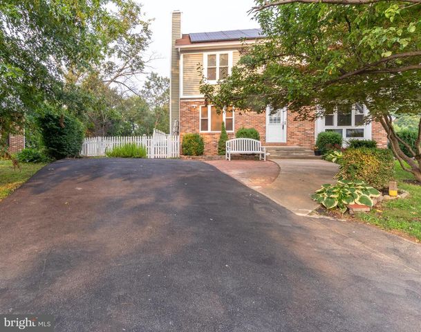3 MCFARLIN CT, Germantown, MD 20874