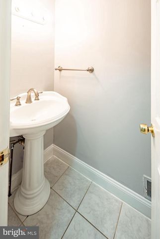 3 MCFARLIN CT, Germantown, MD 20874