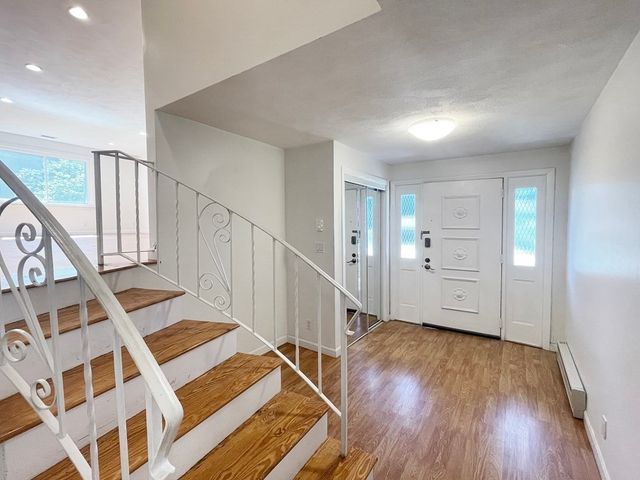 744 Dedham St, Newton, MA 02459