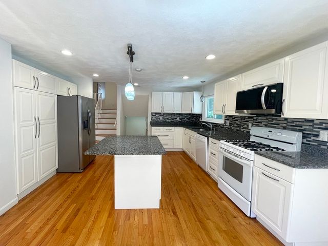 744 Dedham St, Newton, MA 02459