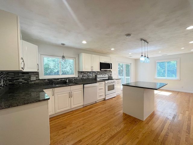 744 Dedham St, Newton, MA 02459