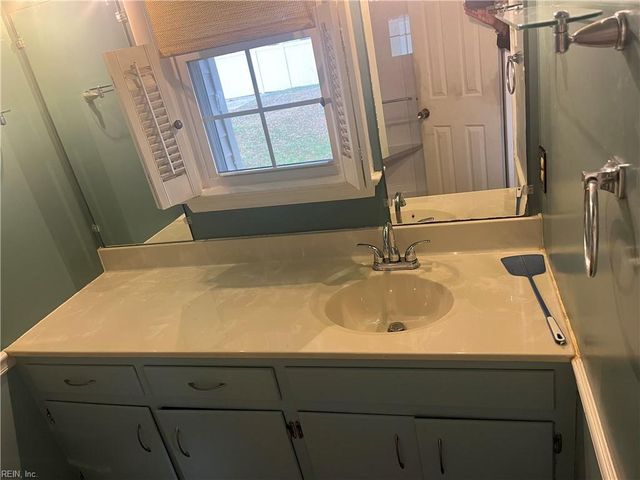 73 Colombia DR, Newport News, VA 23608