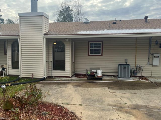 73 Colombia DR, Newport News, VA 23608