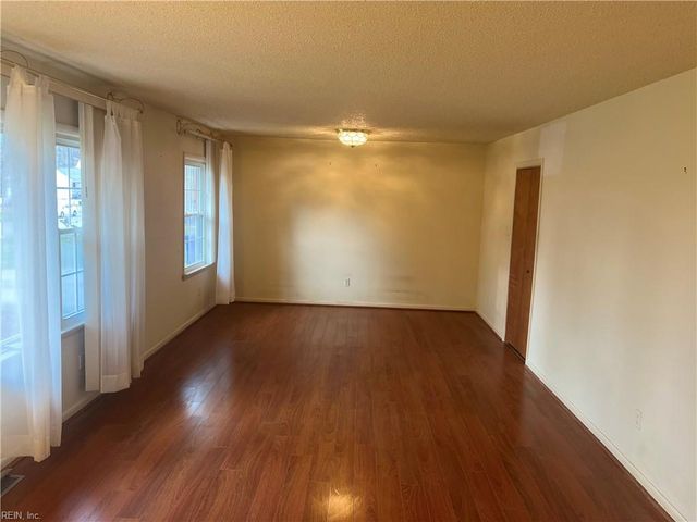 73 Colombia DR, Newport News, VA 23608