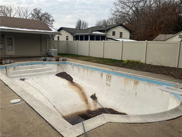 73 Colombia DR, Newport News, VA 23608