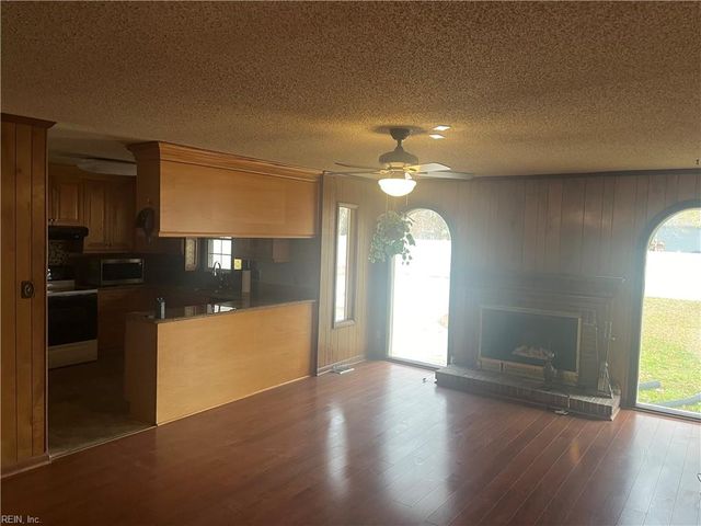 73 Colombia DR, Newport News, VA 23608