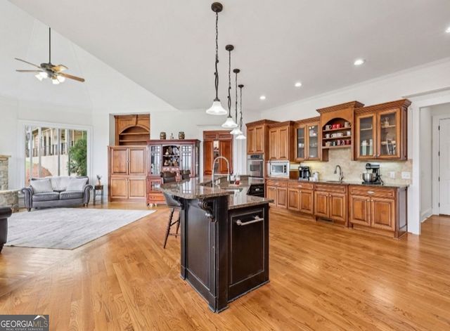 3734 Wavespray Court, Gainesville, GA 30506