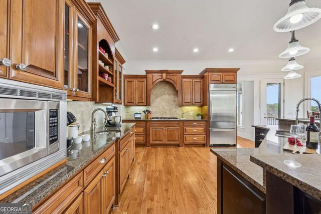 3734 Wavespray Court, Gainesville, GA 30506