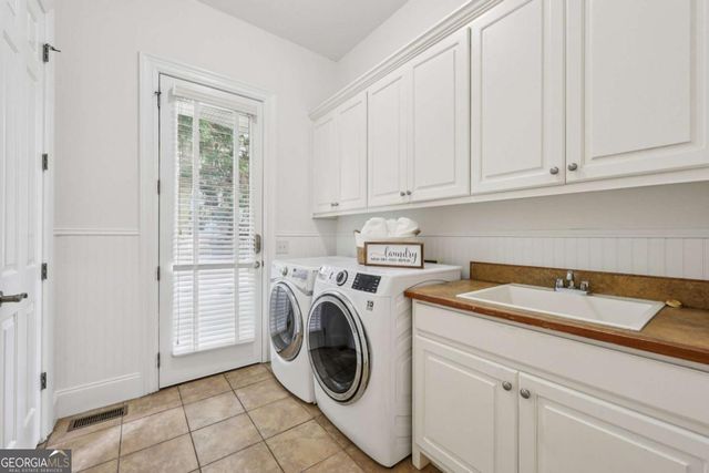 3734 Wavespray Court, Gainesville, GA 30506
