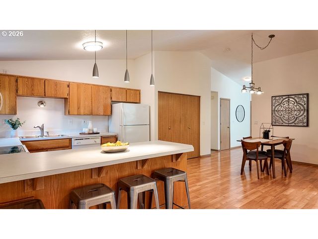 164 Nw CODY Ct, Hillsboro, OR 97124