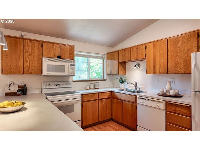 164 Nw CODY Ct, Hillsboro, OR 97124