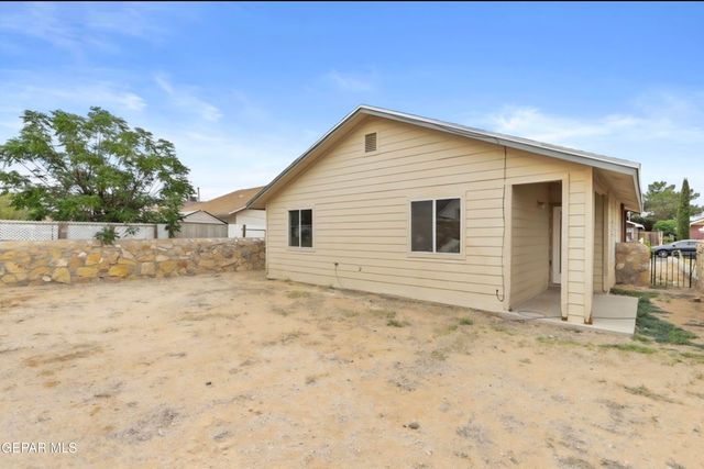 12045 GREENVEIL Drive, El Paso, TX 79936