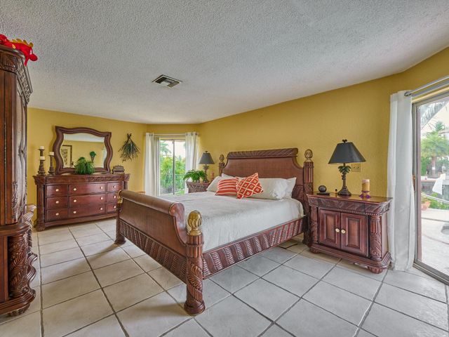 2810 NE 48th Court, Lighthouse Point, FL 33064