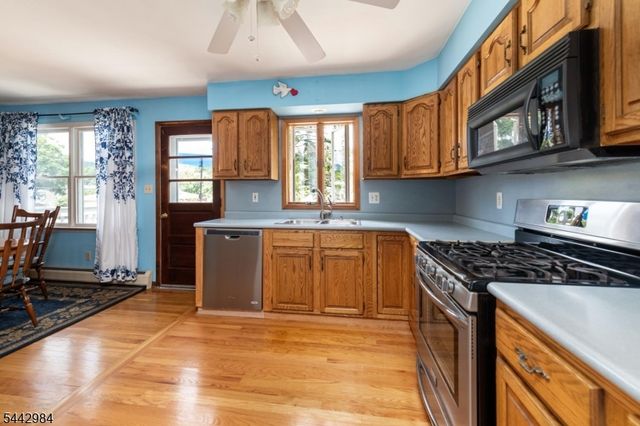67 Greenbrook Dr, West Milford Twp., NJ 07480