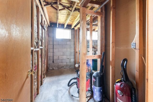 67 Greenbrook Dr, West Milford Twp., NJ 07480