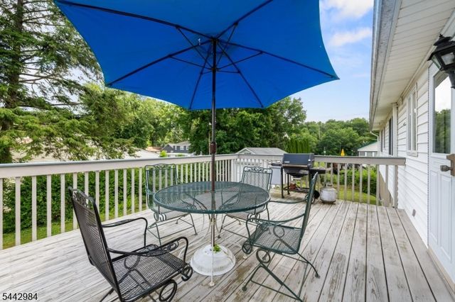 67 Greenbrook Dr, West Milford Twp., NJ 07480