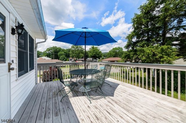 67 Greenbrook Dr, West Milford Twp., NJ 07480