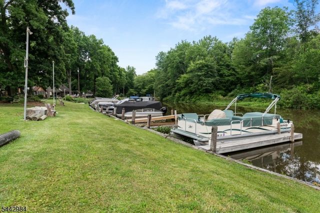 67 Greenbrook Dr, West Milford Twp., NJ 07480