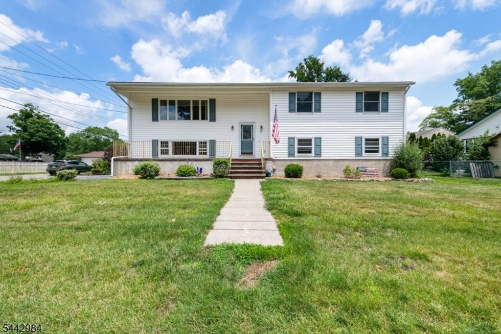 67 Greenbrook Dr, West Milford Twp., NJ 07480