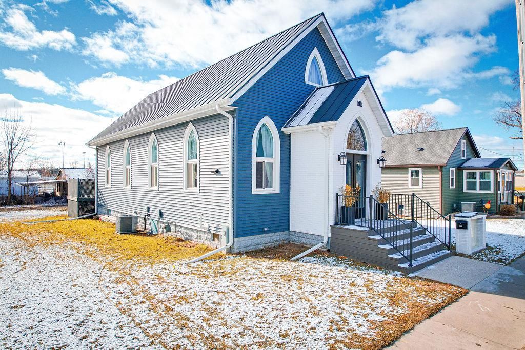 712 Lacrosse Street, Mauston, WI 53948