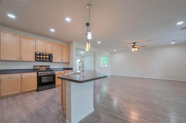 3215 Laurel Bend Lane, Pearland, TX 77584