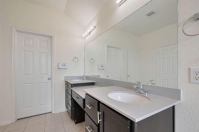 3215 Laurel Bend Lane, Pearland, TX 77584