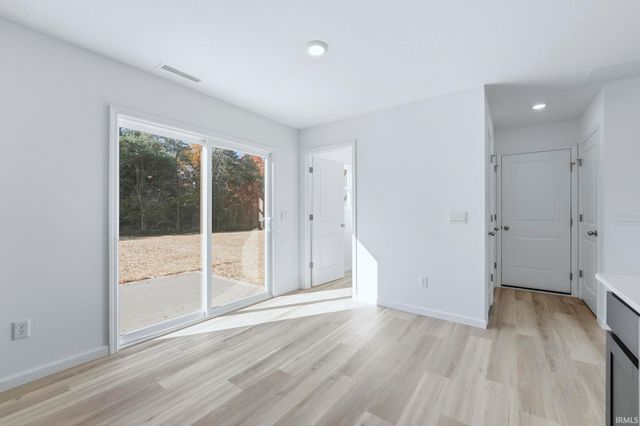 5040 Beechmont Lane, New Haven, IN 46774