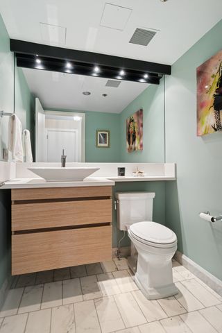 161 E Chicago Avenue 33A, Chicago, IL 60611