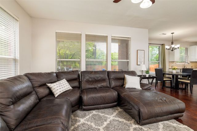 5732 Chelmsford Trail, Arlington, TX 76018