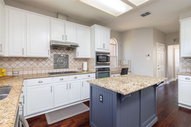 5732 Chelmsford Trail, Arlington, TX 76018