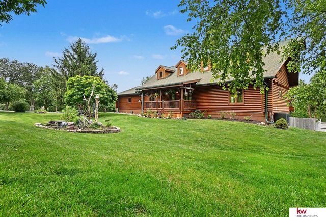 8306 S 235 Street, Gretna, NE 68028