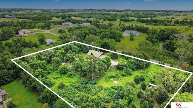 8306 S 235 Street, Gretna, NE 68028