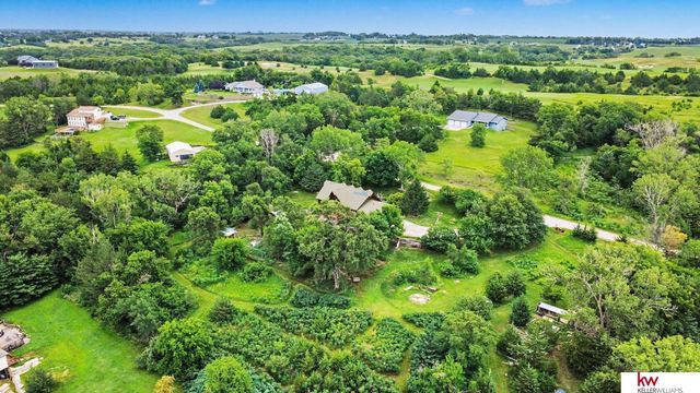 8306 S 235 Street, Gretna, NE 68028