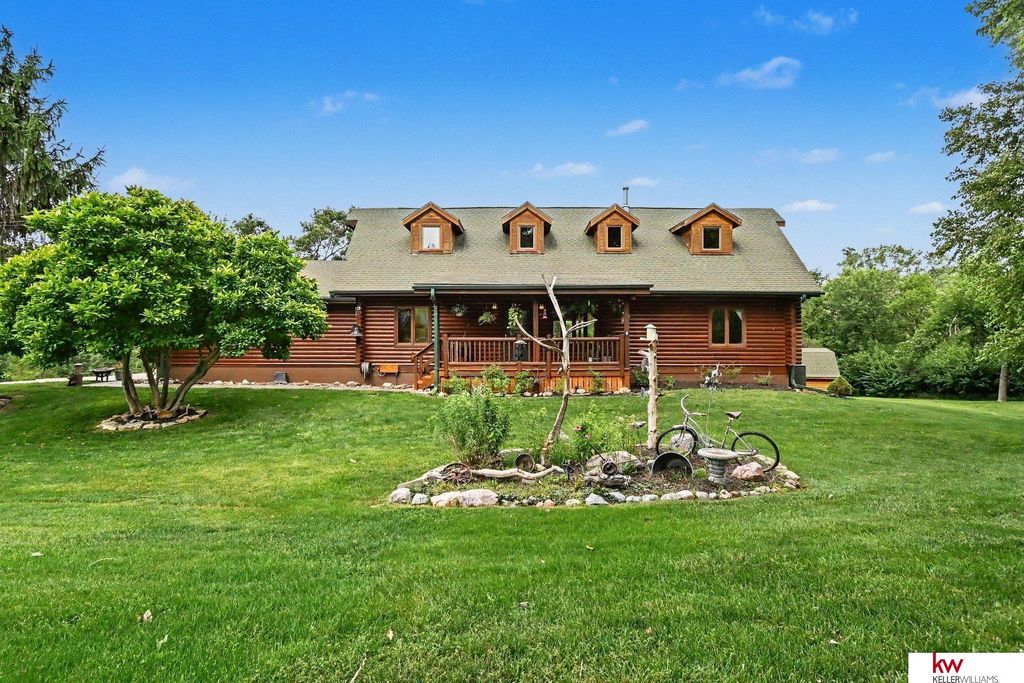 8306 S 235 Street, Gretna, NE 68028