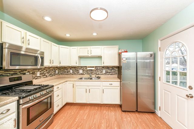 2614 Calbert Drive, Indianapolis, IN 46219