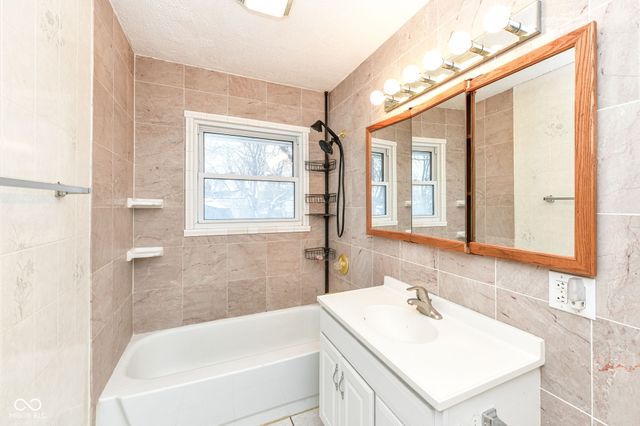 2614 Calbert Drive, Indianapolis, IN 46219