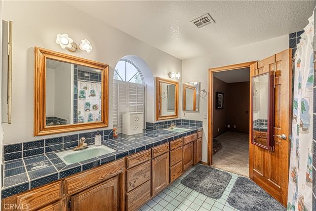 43118 Roulette Lane, Lancaster, CA 93536