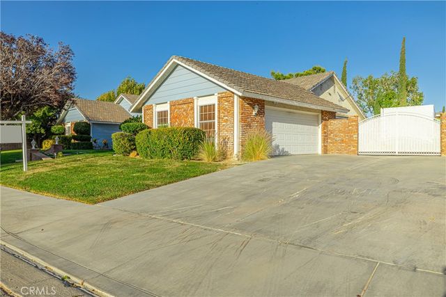 43118 Roulette Lane, Lancaster, CA 93536