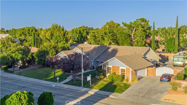 43118 Roulette Lane, Lancaster, CA 93536