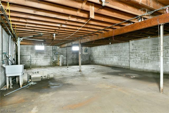 6111 Thompson Clark Road, Bristolville, OH 44402