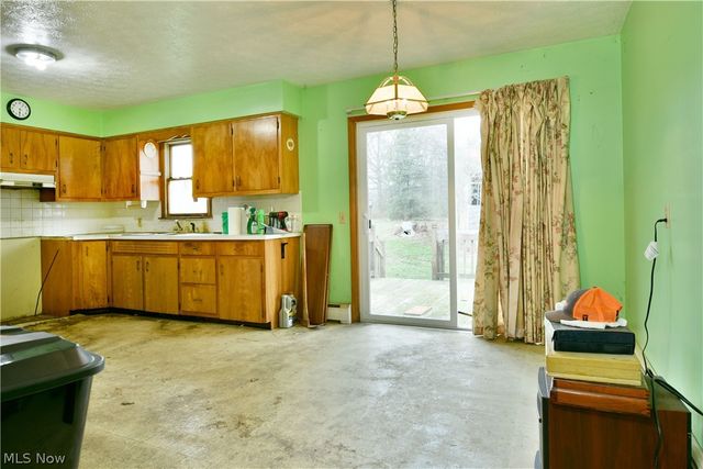 6111 Thompson Clark Road, Bristolville, OH 44402