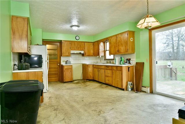 6111 Thompson Clark Road, Bristolville, OH 44402